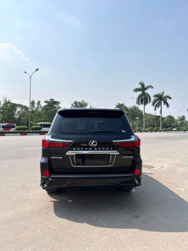 Lexus LX 570 2016 5