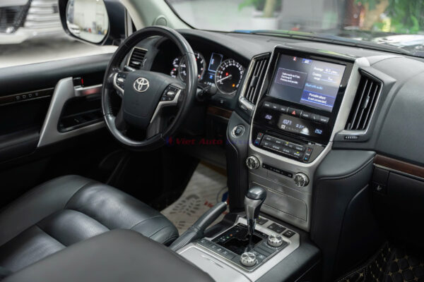 Toyota Land Cruiser LC200 2020 - Ảnh 13