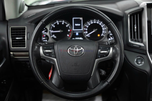 Toyota Land Cruiser LC200 2020 - Ảnh 16