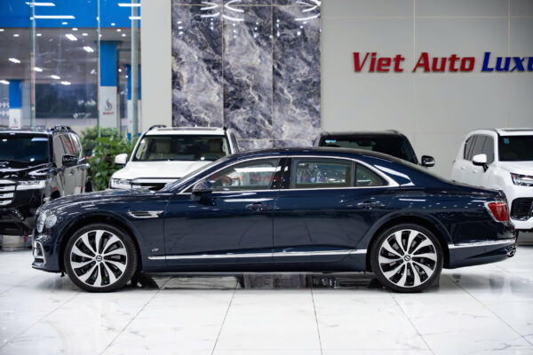 Bentley Flying Spur 2022 - Ảnh 10