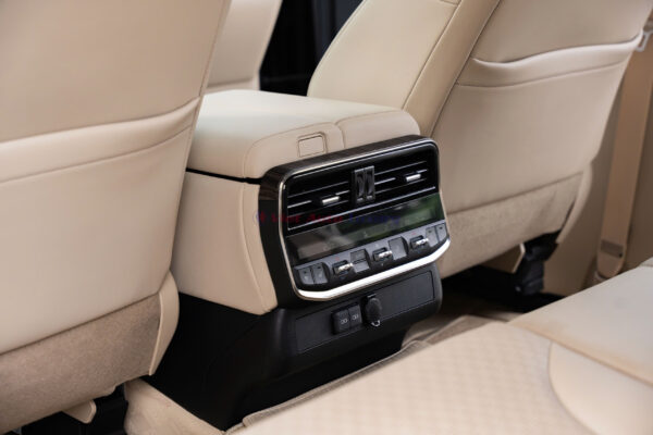 Toyota Land Cruiser LC300 2024 - Ảnh 16