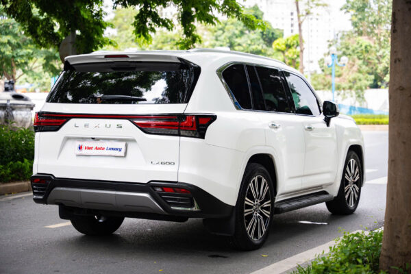 Lexus LX600 2023 - Ảnh 4