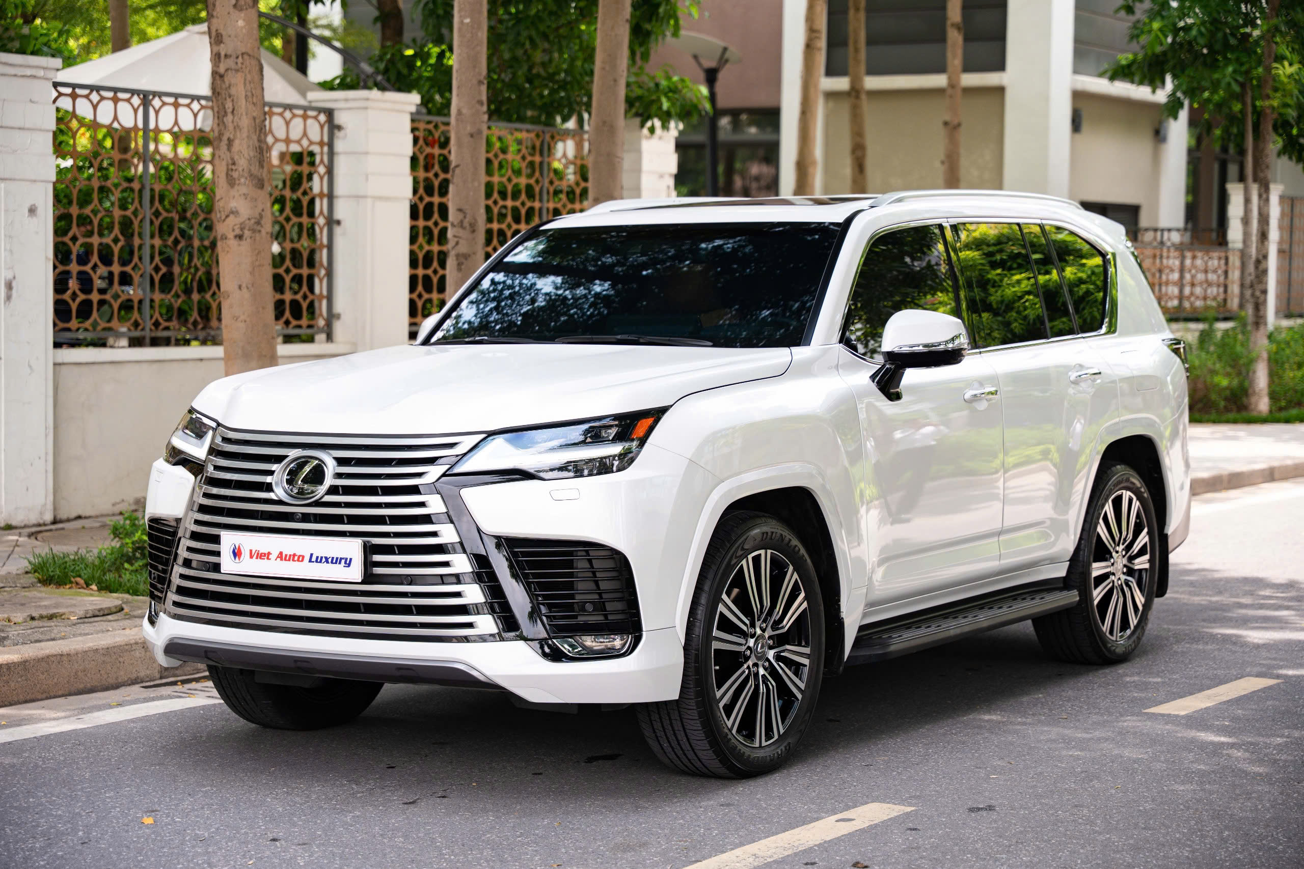 Lexus LX600 2023