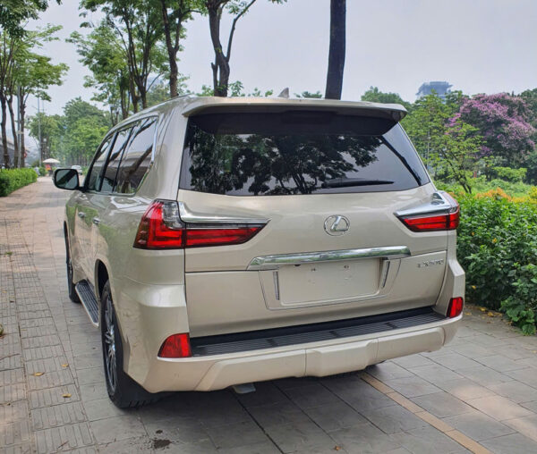 Lexus LX570 2018 - Hình ảnh 3