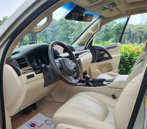 Lexus LX570 2018 - Hình ảnh 4