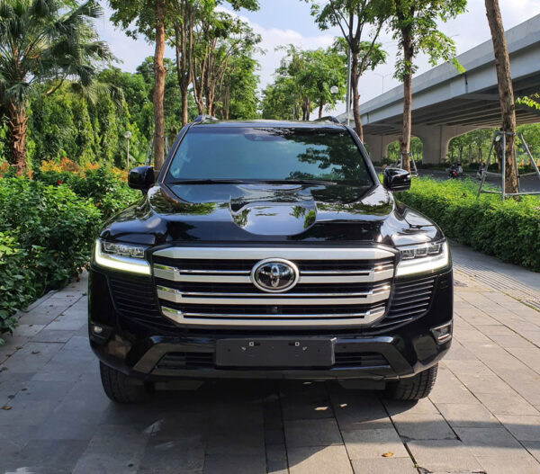 Toyota Land Cruiser LC300 2023