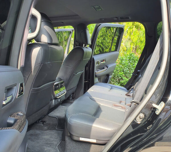 Toyota Land Cruiser LC300 2023 - Hình ảnh 5