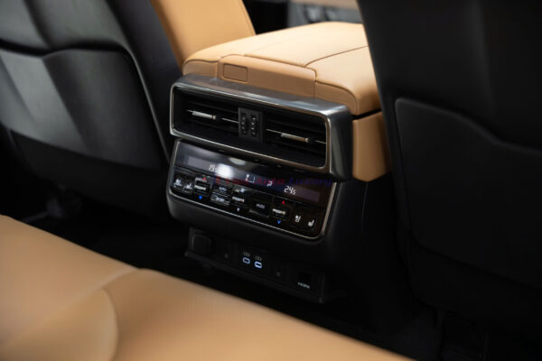 Lexus LX600 2023 - Ảnh 11