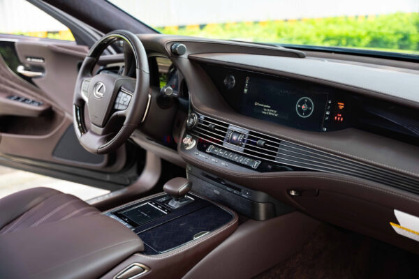 Lexus LS500 2019 - Ảnh 12